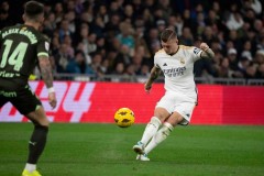 枪手队替补爆发，连战连捷击溃西甲球队