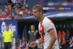 43岁少帅夏窗英超神奇操作，净赚1亿欧元领跑联赛