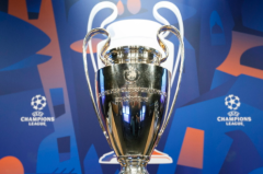 斯洛特甩锅遭热议！曝利物浦遭绝杀后弗林蓬被点名批评：进攻欲望太强